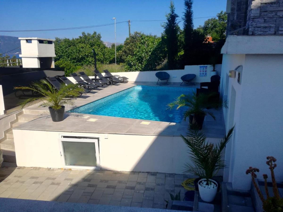 Villa Infinity Pinezići المظهر الخارجي الصورة
